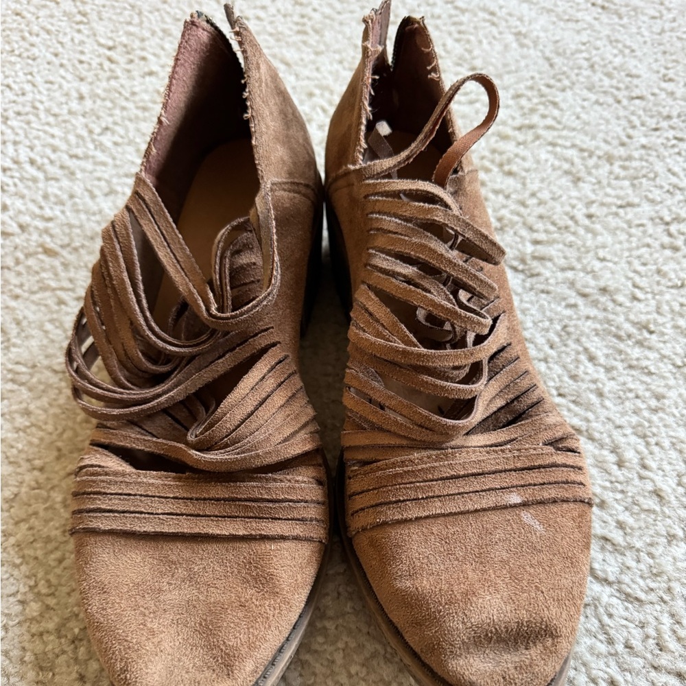Coconut by Matisse fringe suede ankle booties